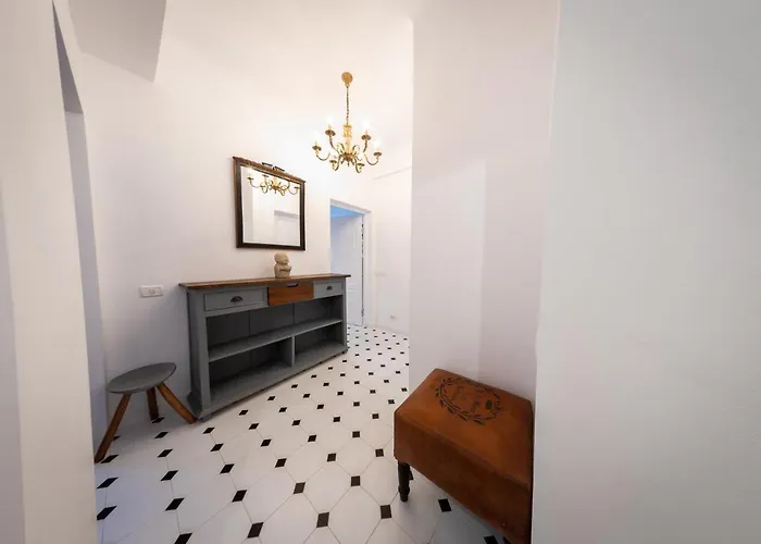 Theatre Rooftop With Patio Apartament