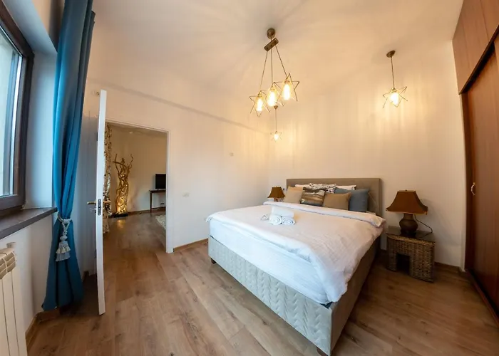 Apartament Theatre Rooftop With Patio