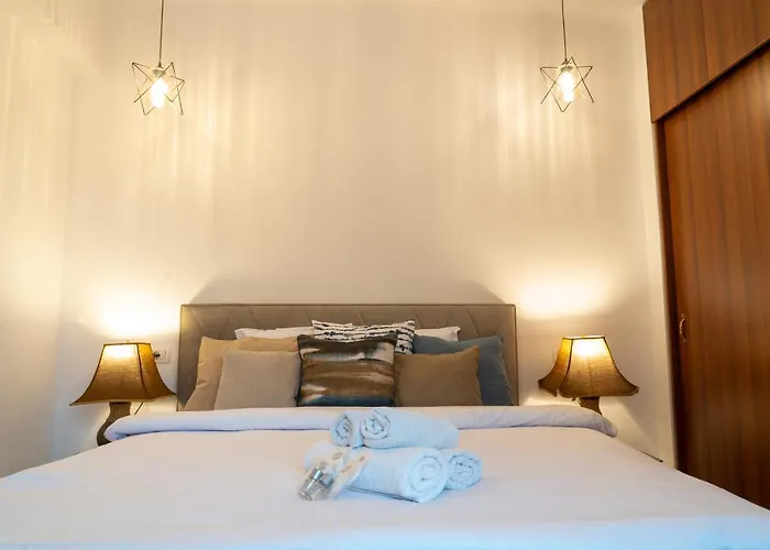 Theatre Rooftop With Patio Apartament *